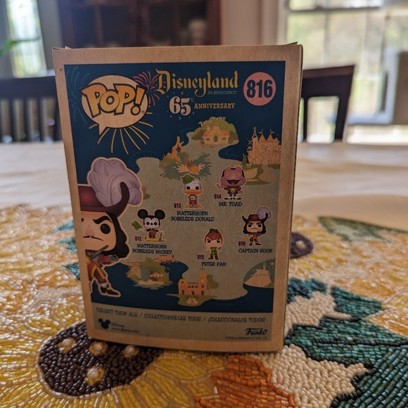 Funko pop Disneyland Captain Hook - Picture 3 of 5